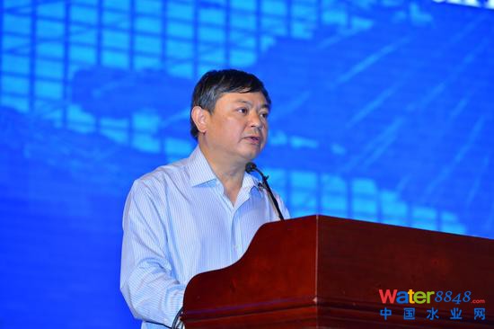10月13日,環境保護部黃潤秋副部長在中國環境科學學會2016年學術年會上致辭